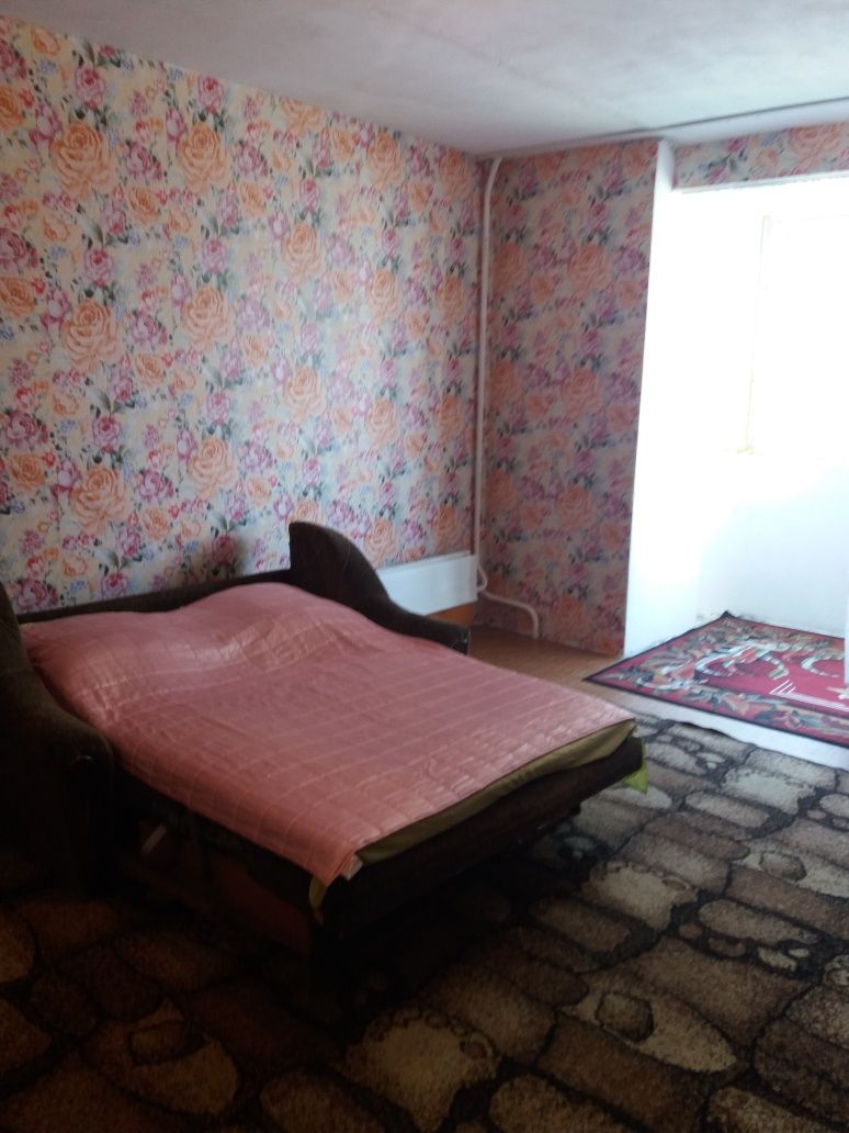 Здаю квартиру посуточно 7 спальних місць.Можливо на місяць Київ.