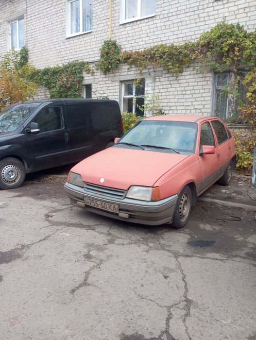 Опель кадет на уверіном ходу
