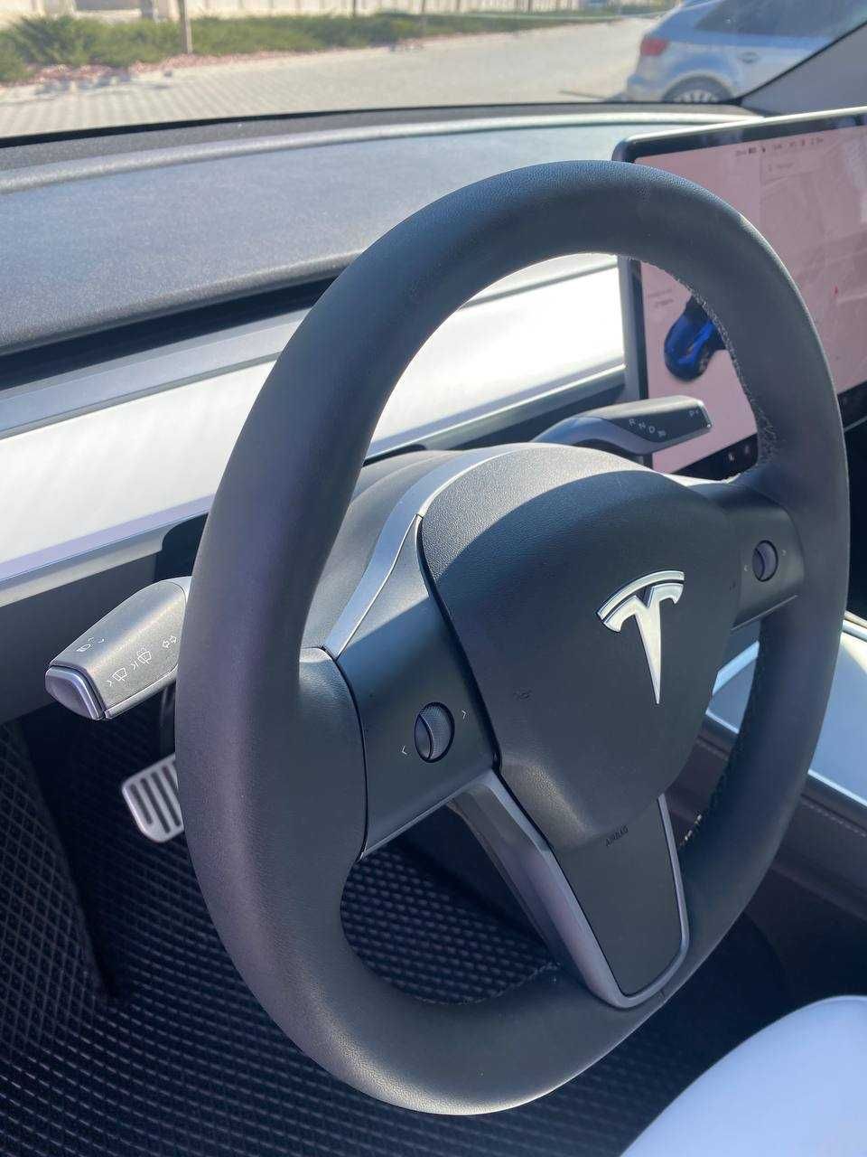 Tesla Model Y 2022 возможен  обмен  на квартиру