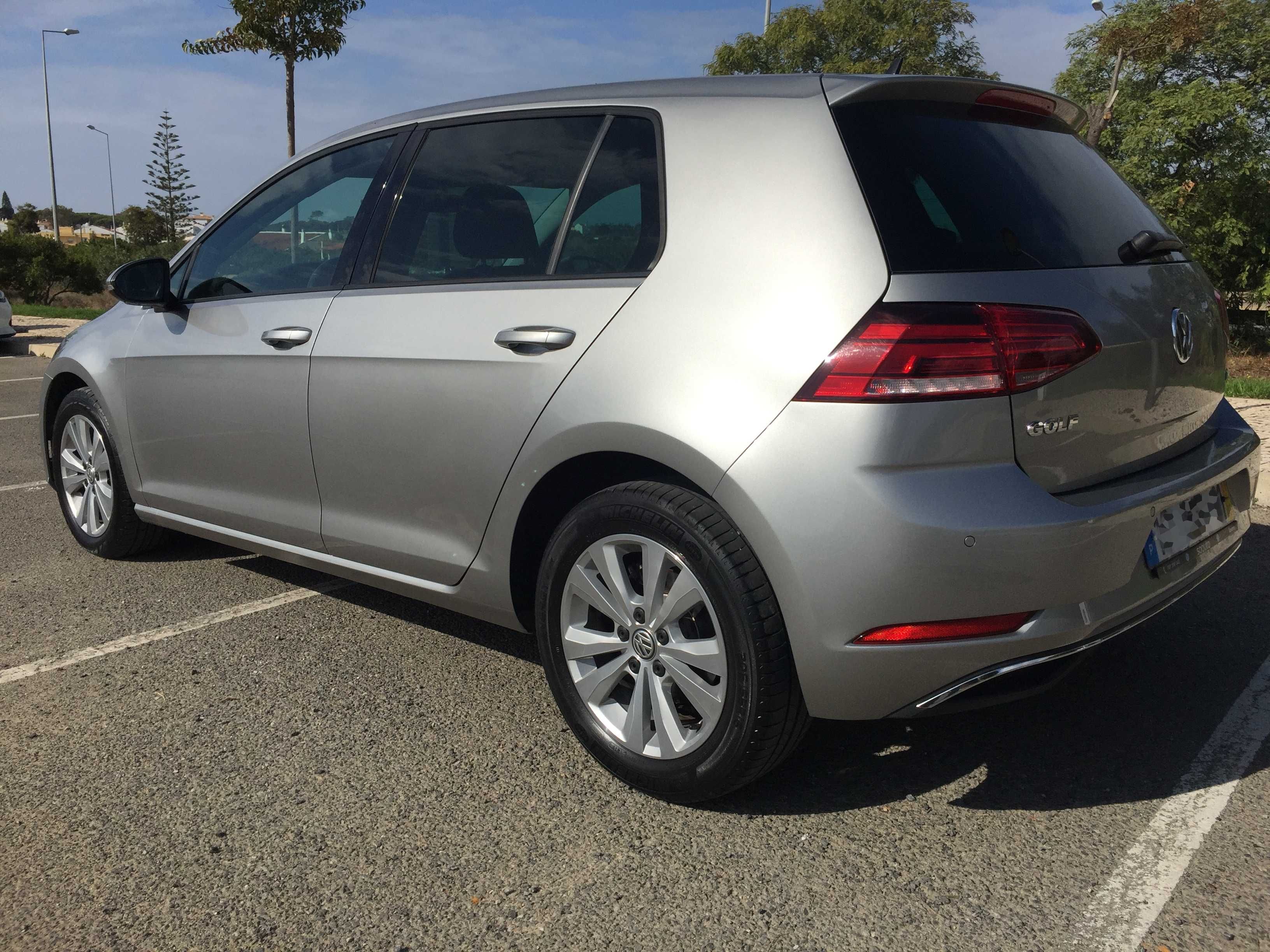 VW Golf VII 1.6 TDi DSG (automático)