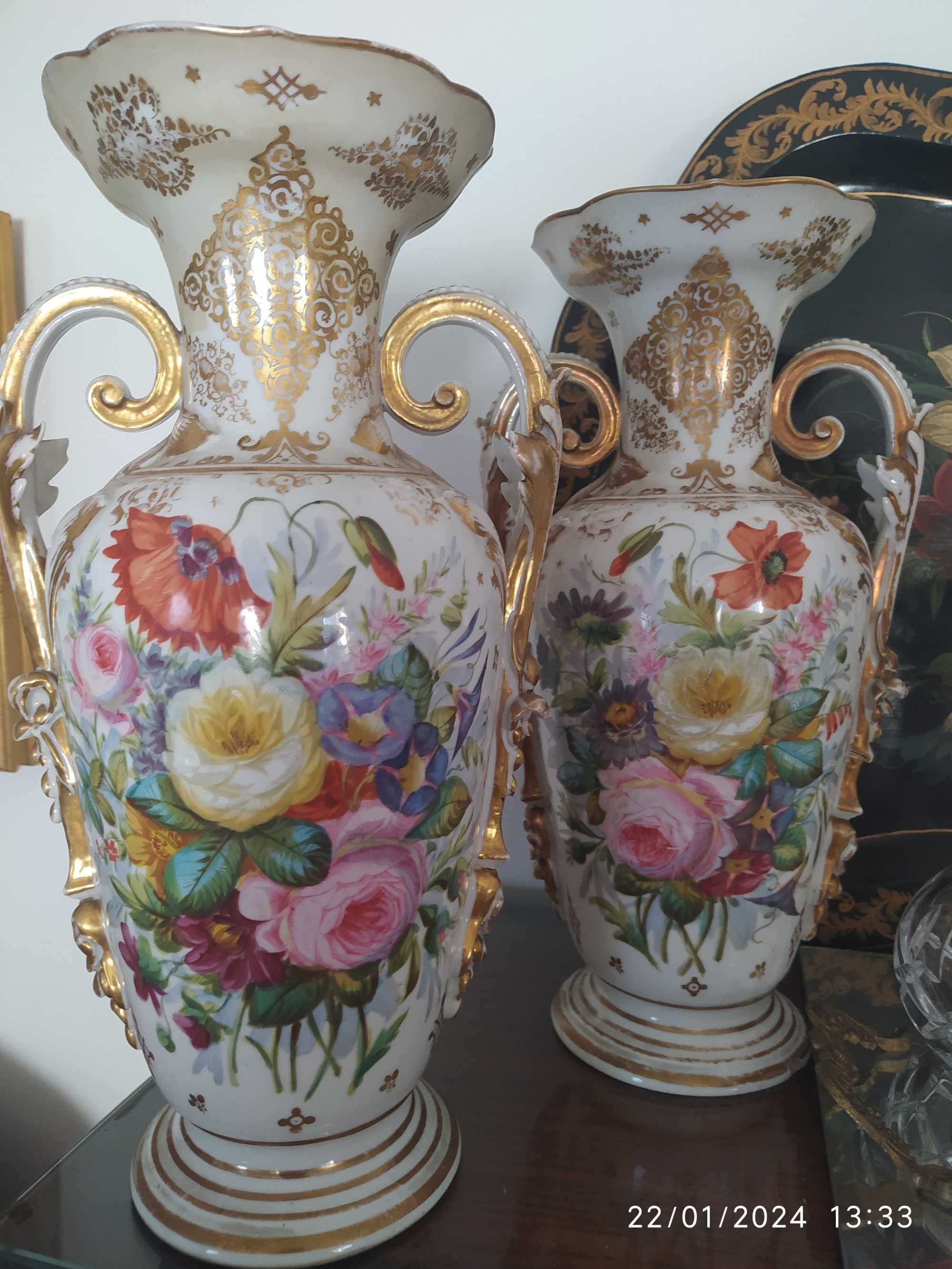 Par de Jarras Porcelana Francesa - Vieux Paris -  Sec. XIX - Alt, 40cm
