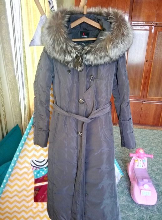 Зимове пальто з натуральним хутром