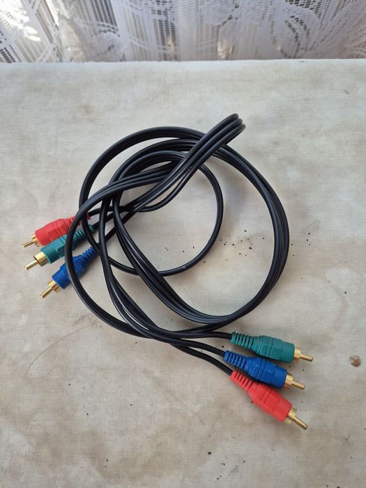 Продам тюнер для спутнікого телебачення в комплекті.