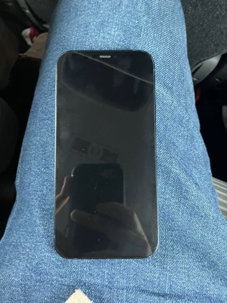 iPhone 12 (com marcas)