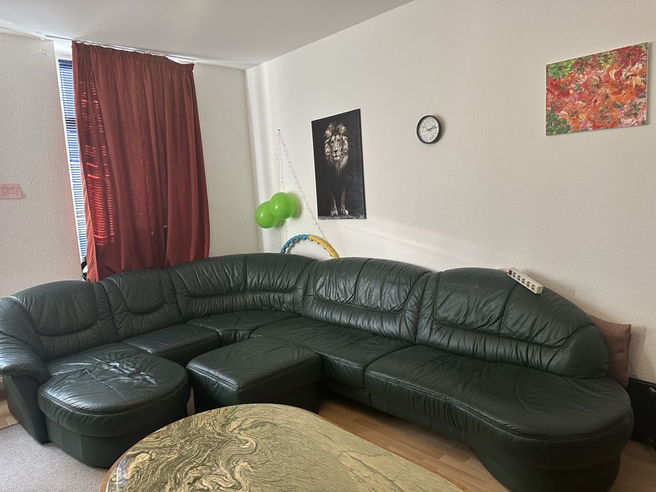 Продам кожаний угловой диван