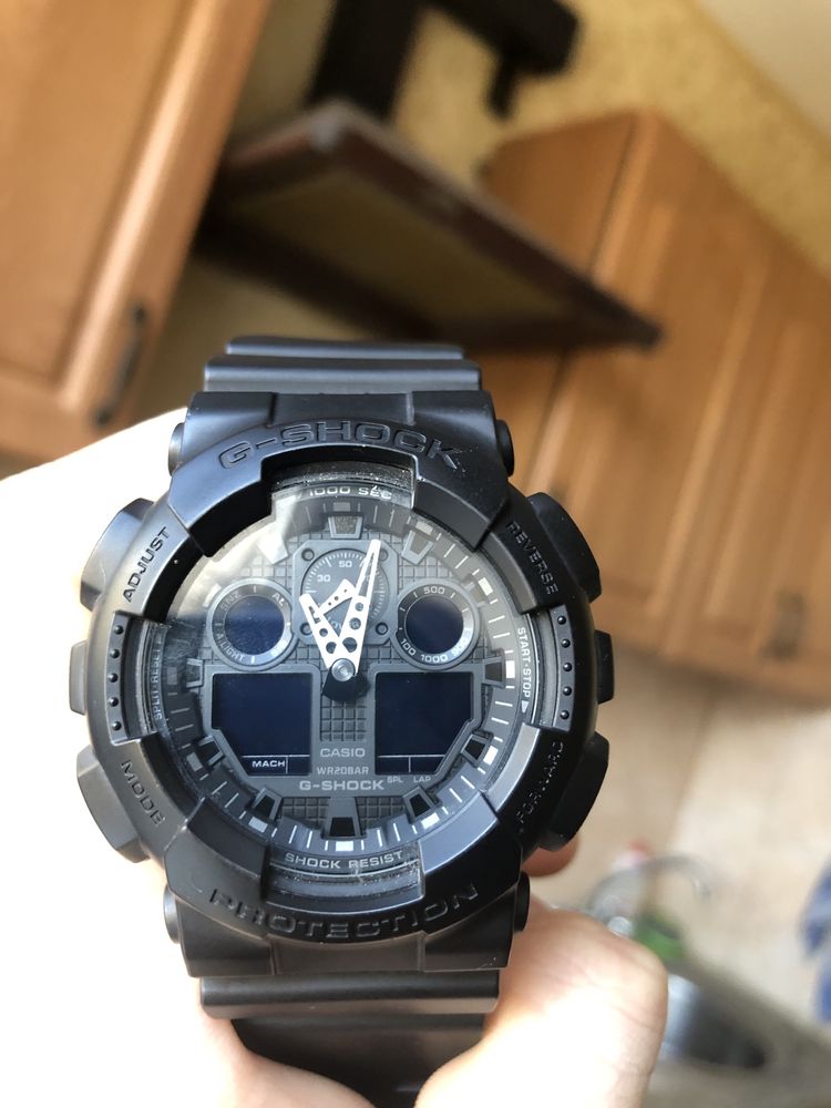 Часы Casio G-Shock GA-100-1A1ER