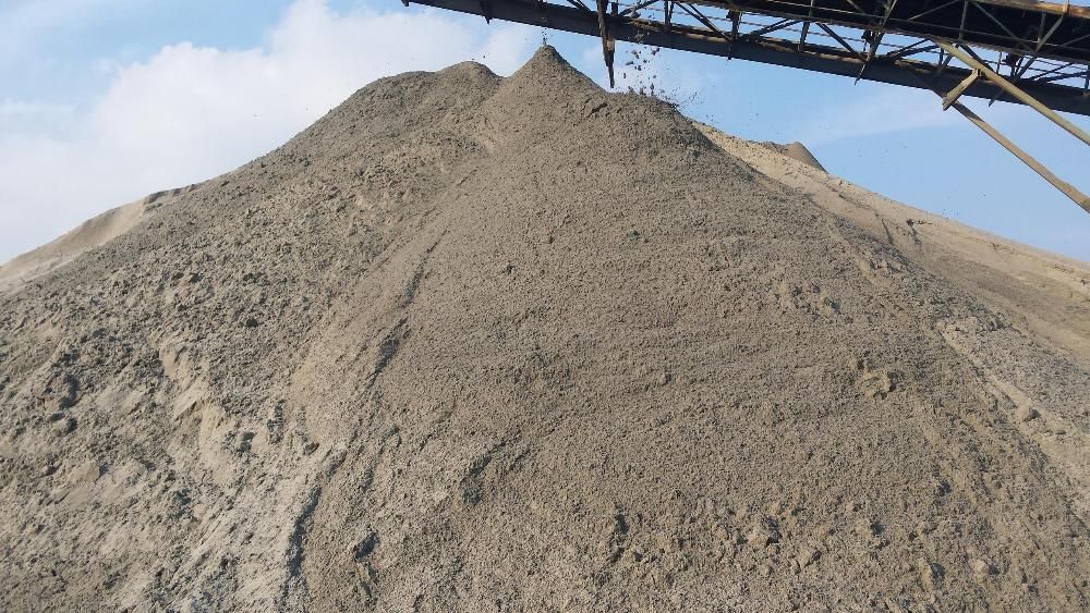 Piasek szary do murowania i wylewek maszynowych