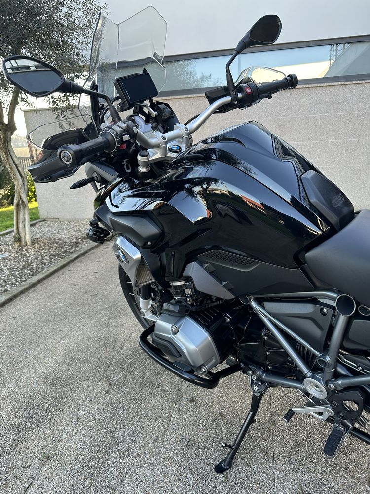 GS 1200 triple black