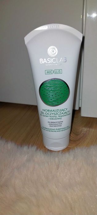Nowy BasicLab Żel Oczyszczający
