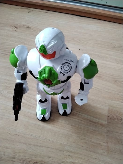 Interaktywny duży robot