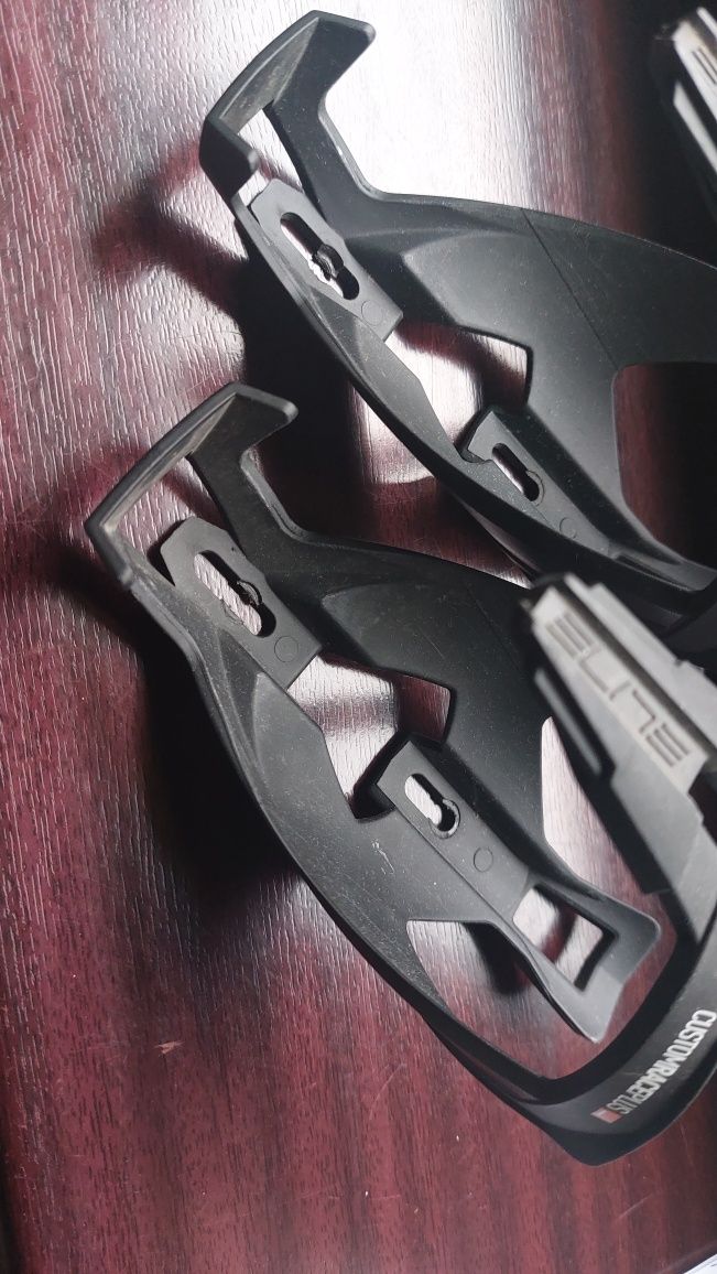 Kosze na bidon Elite custom race plus