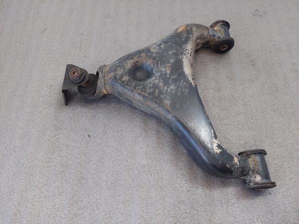 Braço de suspensão frente esquerdo MERCEDES-BENZ Sprinter 4-t (904)