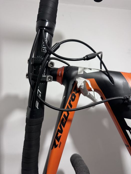 Bicicleta de estrada KTM revelator