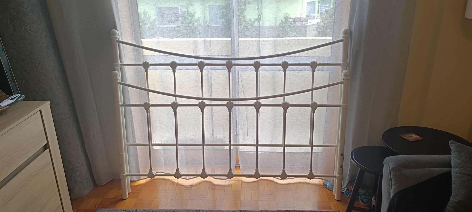 Cama de casal com estrado