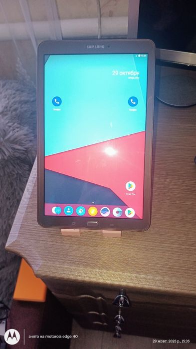 Планшет марки Samsung Galaxy E