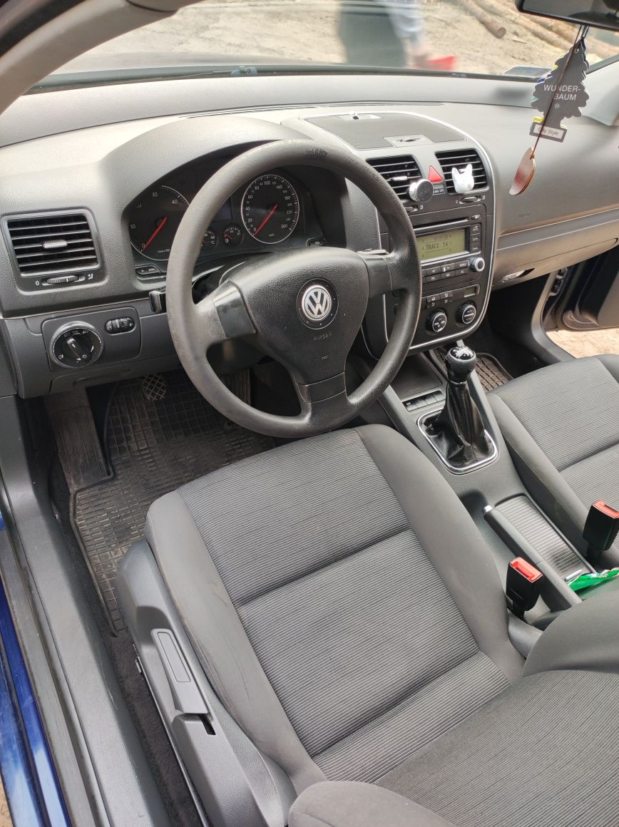 Volkswagen Golf 5 v