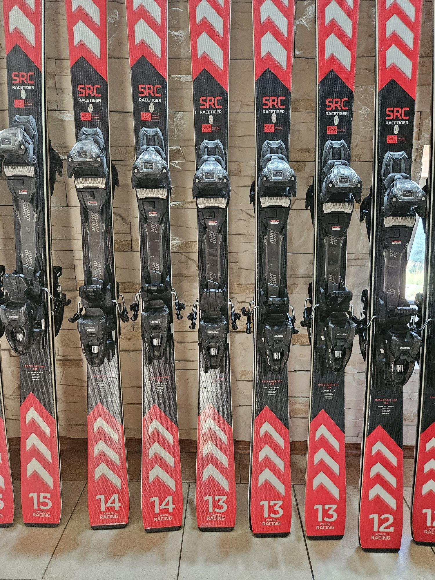 Narty Volkl Racetiger SRC 2024 rok dł. 153 cm, 158 cm, 168 cm