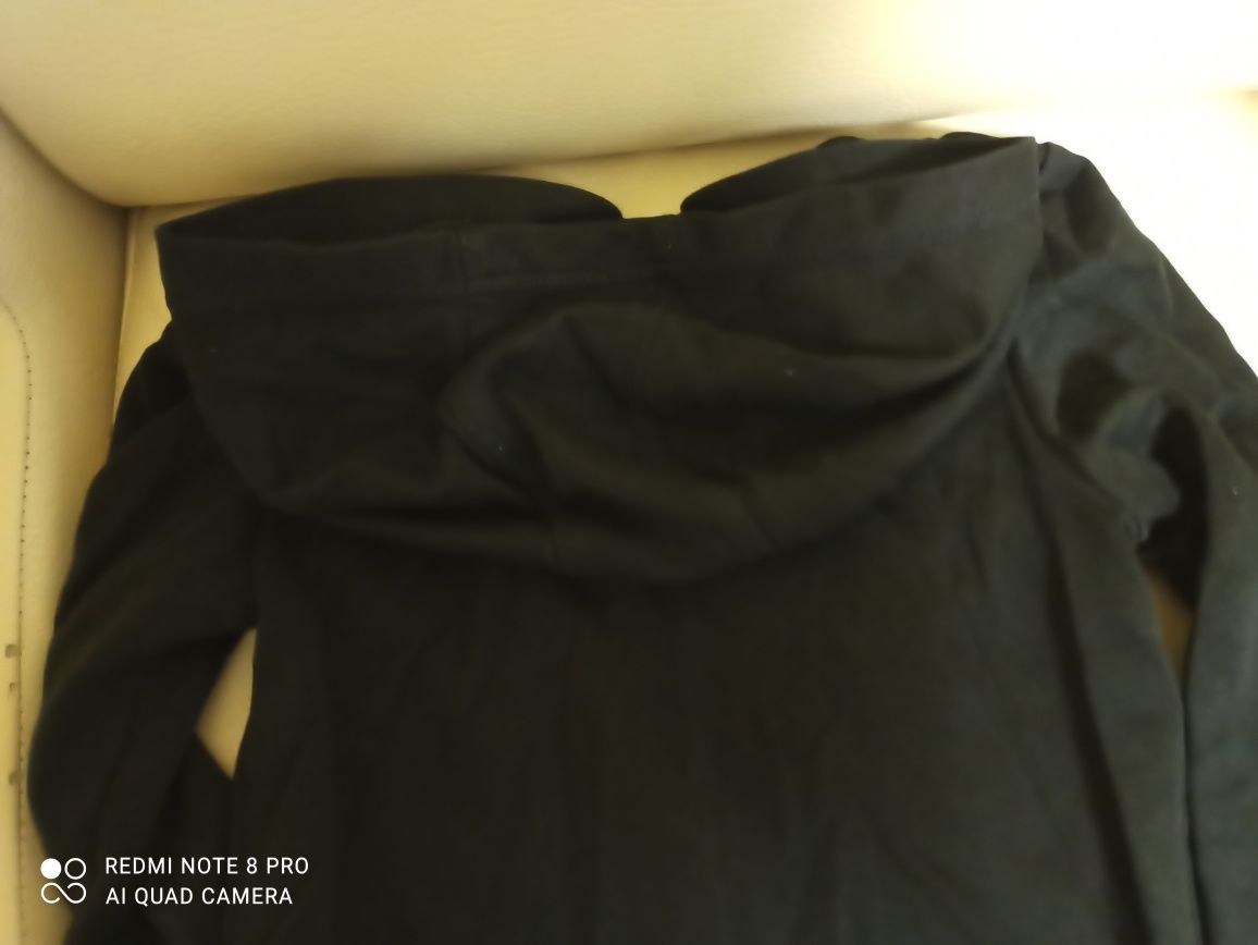 Czarna rozpinana bluza z kapturem 122
