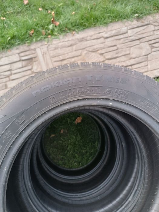 205 55 R16 комплект зимних шин nokian