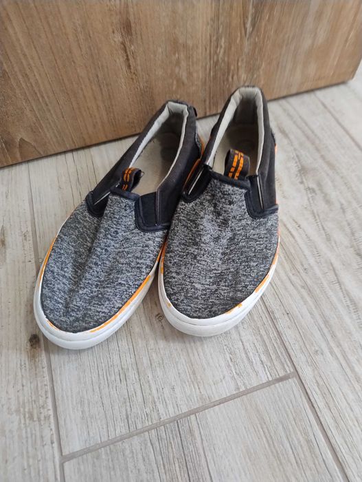 Trampki rozmiar 35 ( długość wkładki 23 cm)