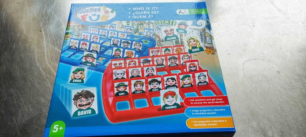 Jogo Quem é Quem  - HASBRO