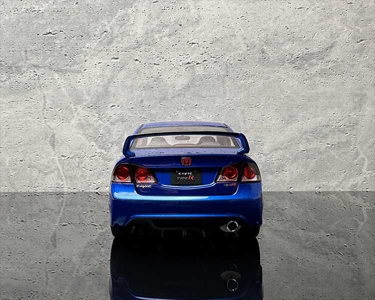 Модель авто Honda Civic Type R (FD2) 2007, 1:18, Well/Kyosho. Новая