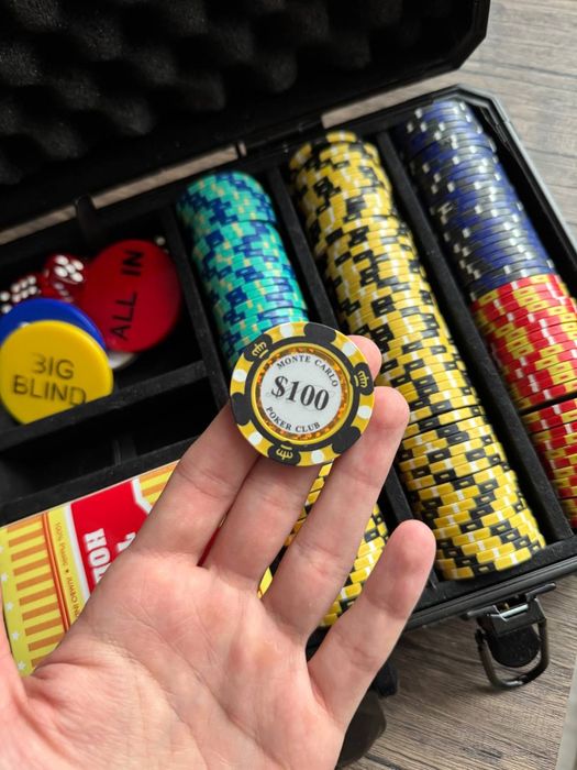 Набор для покера 300 фишек (глинные фишки)