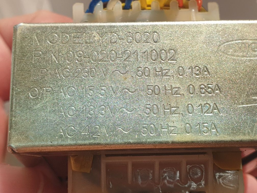Трансформатор 230V/ 50Hz - 15,5V; 13,3V; 4,2V / 50Hz