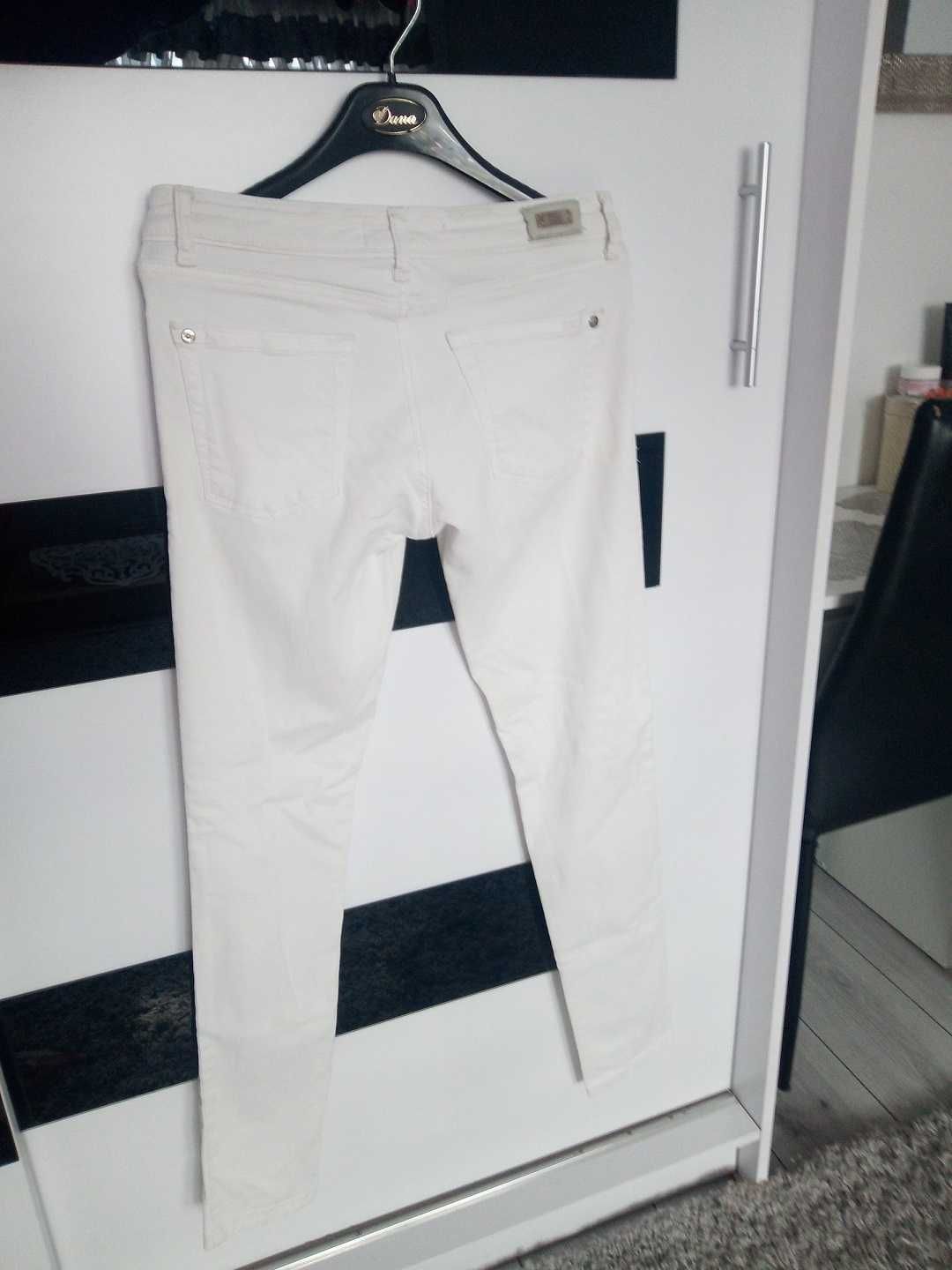 Zara Denim Białe Spodnie Jeansy Slim XS / 34