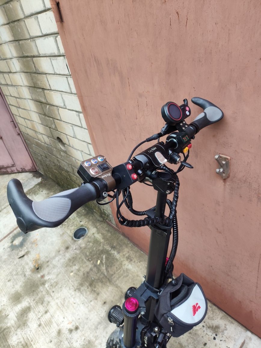 Мощный полноприводный электросамокат City rider 72v 8600w 50Ah