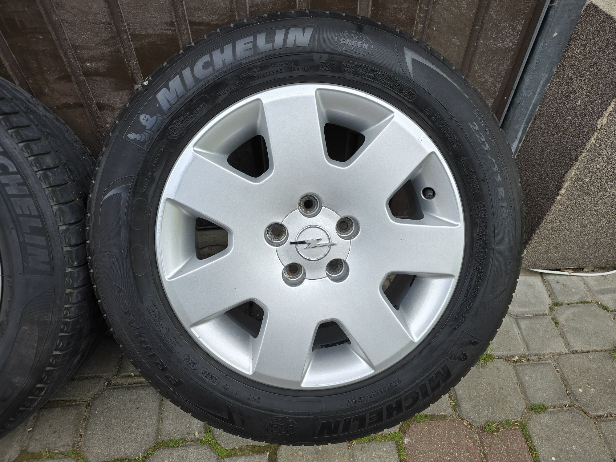 Felgi z oponami 225/55R16 Opel Omega B 5x110 Zafira Vectra Astra