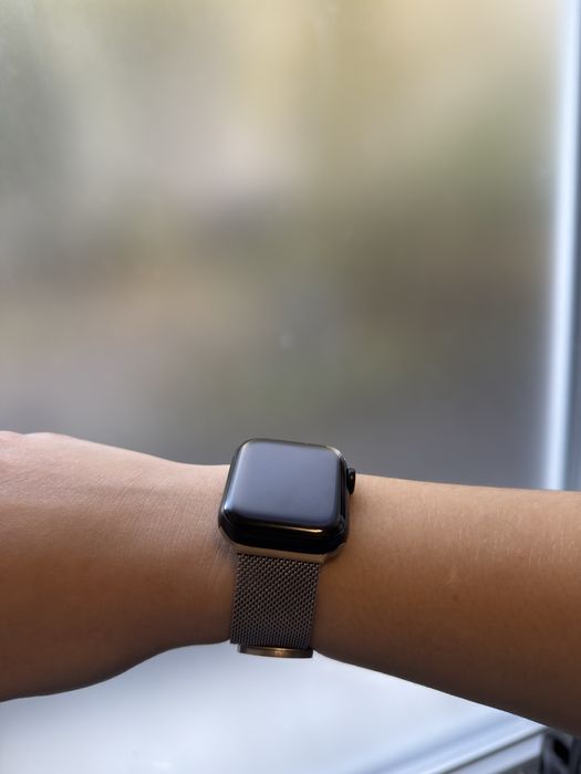 apple watch se2 вживаний 40мм, в стані нового, 100% акумулятор