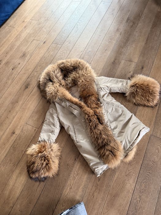 Stylowa kurtka zimowa z futrem Stan idealny
