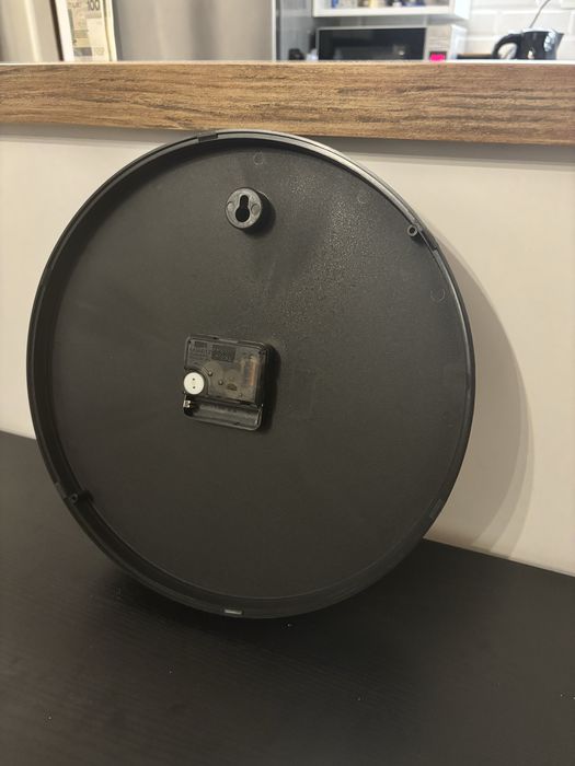 Zegar - minimalistyczny, czarny, drewniany