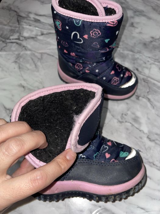 Чобітки дитячі зимові.