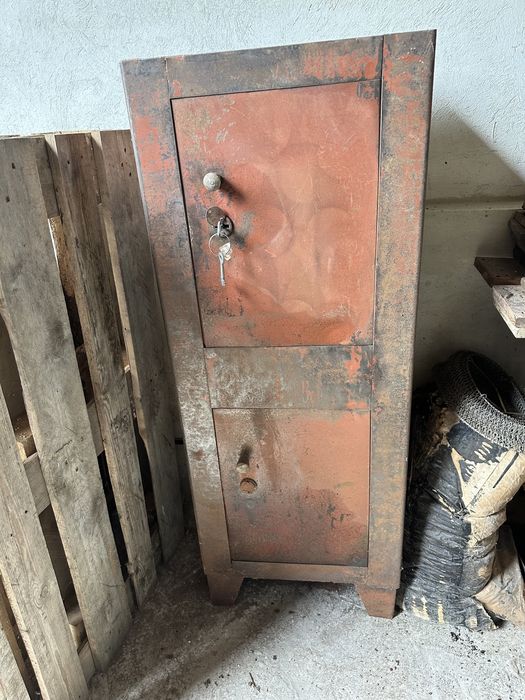 продам сейф для офісу або майстерні