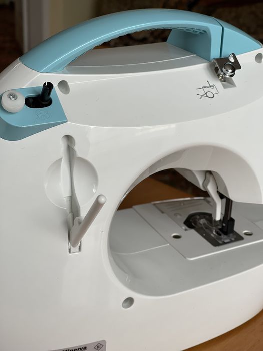 Minerva Mini швейна машинка б/у