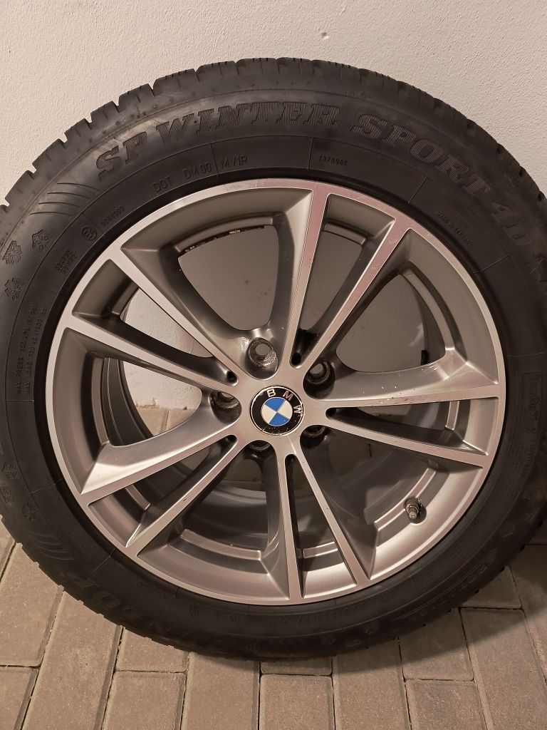 Felgi BMW G30 z oponami zimowymi Dunlop. 225/55/17.
