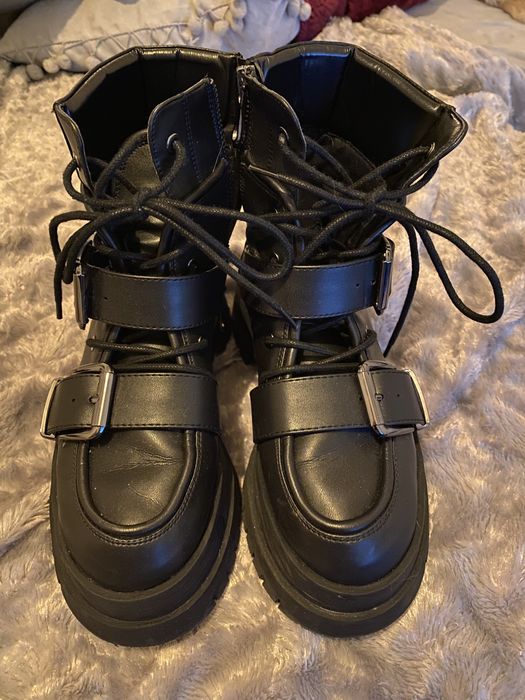 Botas berskha com plataforma c/ novas