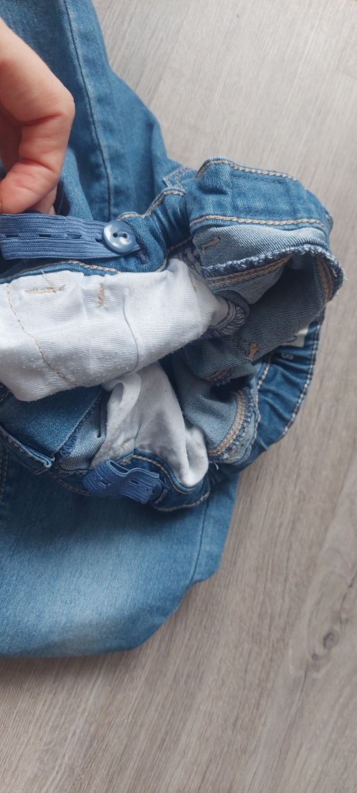 Roz. 128 jeansy dziewczęce z regulacją w pasie  stan idealny