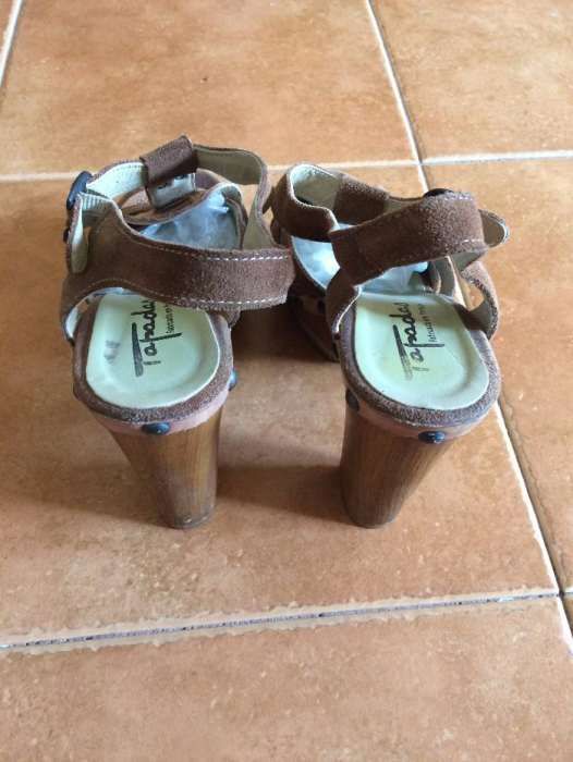 Sandálias Novas em Camurça