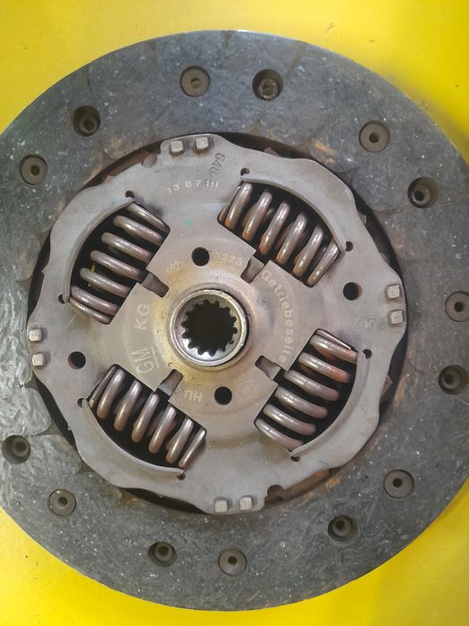 Продам щеплення на Опель Комбо 1.6