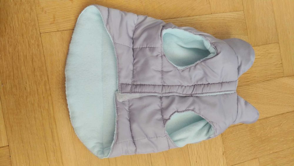 Ubranko, kurtka, kamizelka dla psa - obwód klatki 43 cm. (roz. M)