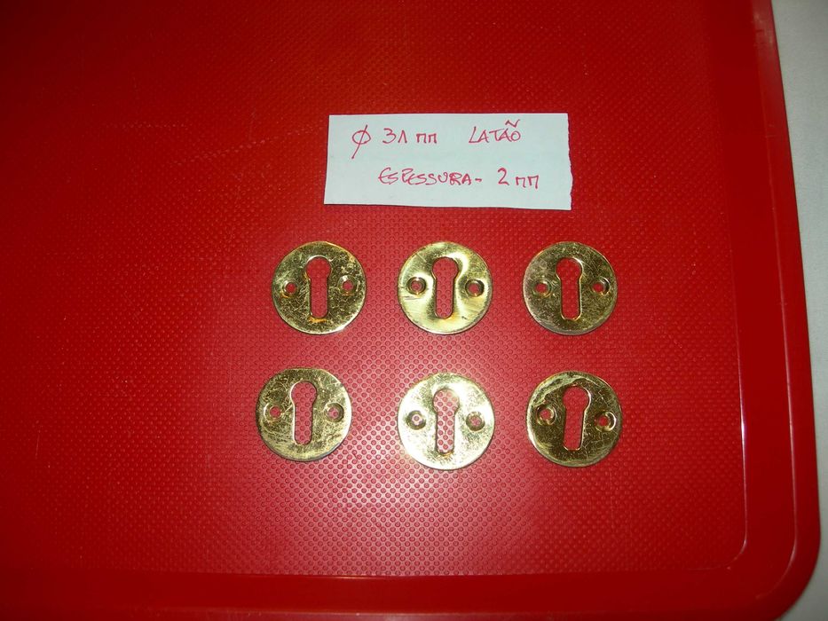 Entradas de fechaduras. (Espelhos).