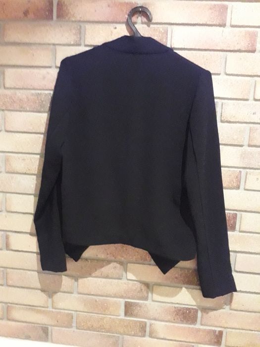 Camisolas Desigual, Esmara by Heidi Klum e Benetton, casaco Primark