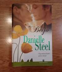 O beijo de Danielle Steel - livro