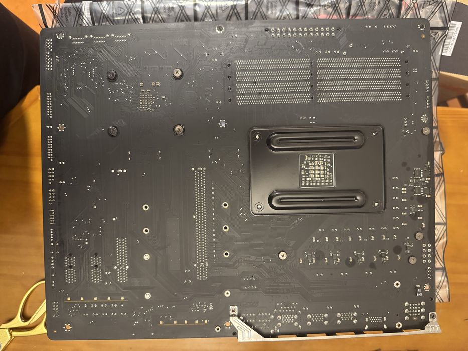 Upgrade PC - Ryzen 7 3700X + X570 AORUS ELITE + 32GB RAM RGB