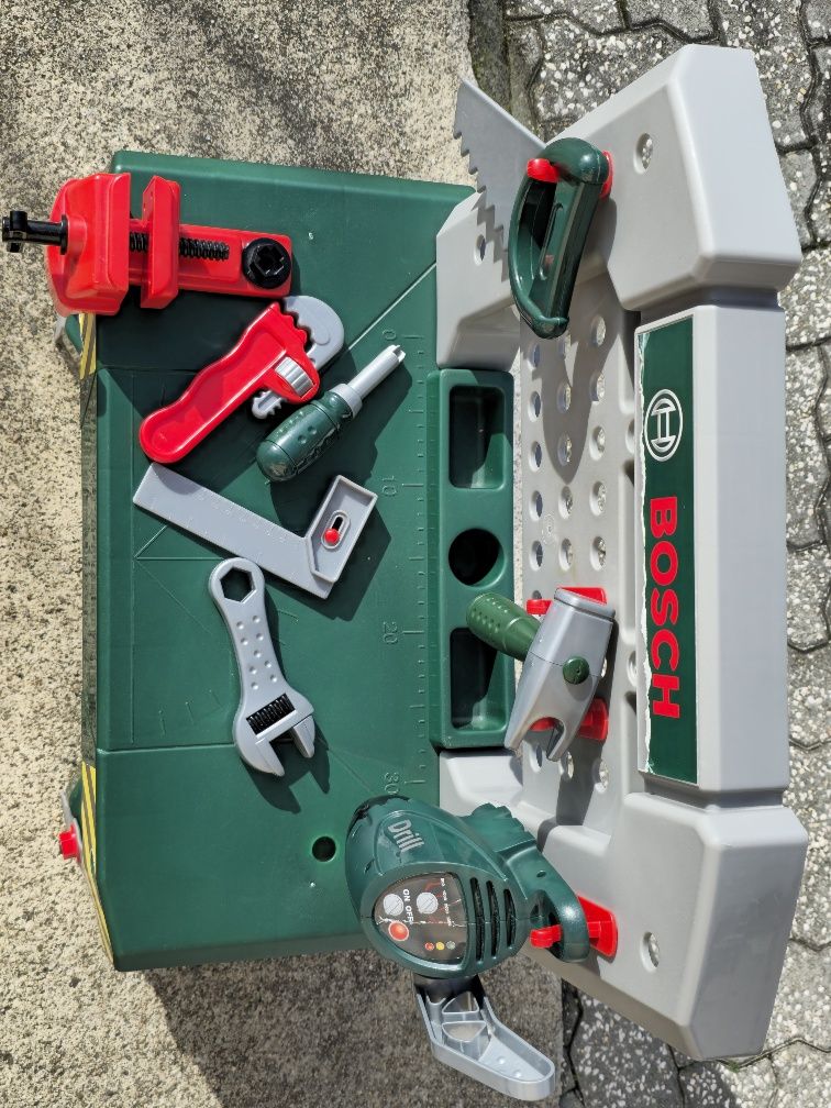 Mesa de ferramentas bosch para criança