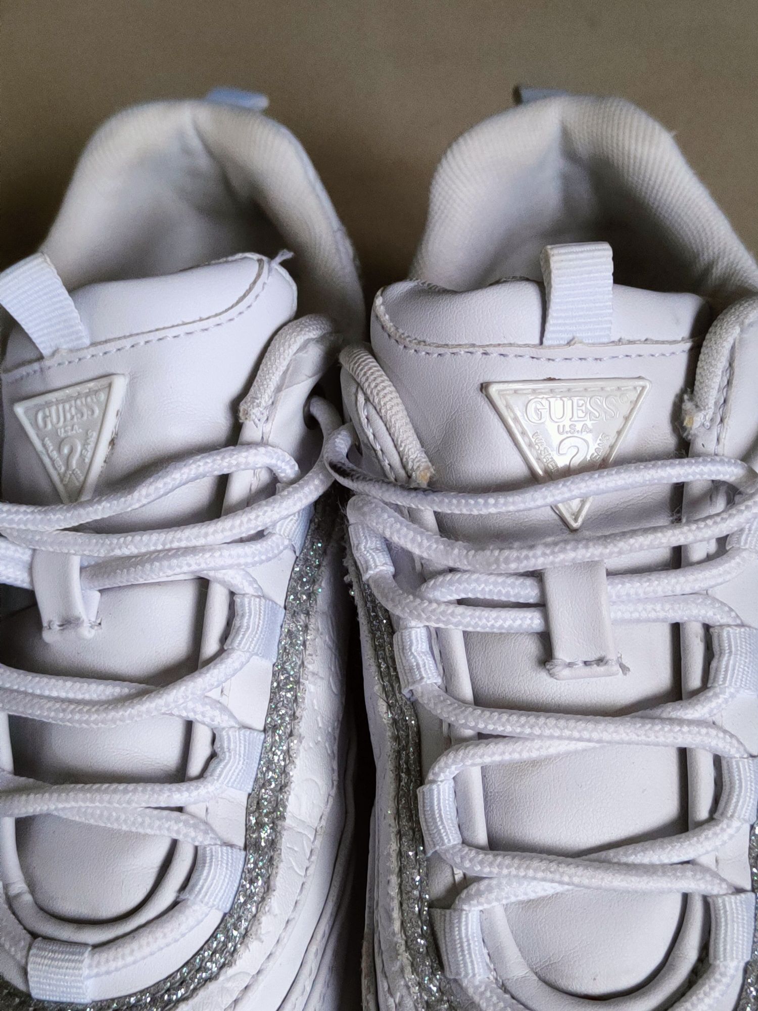 Sneakersy białe Guess