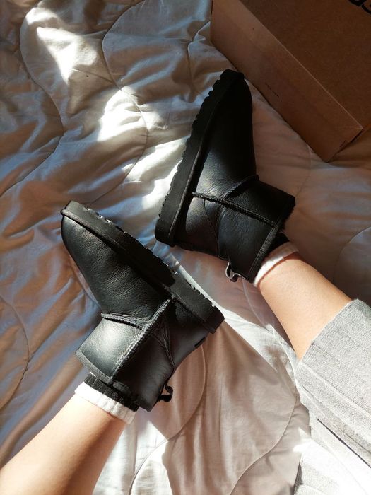 Угі Чоловічі UGG Classic Mini Black Leather (Шкіра)